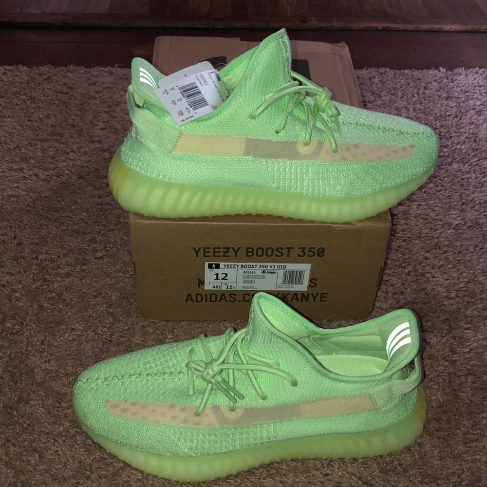 Adidas Yeezy Boost 350 V2 - Glow in The Dark (GID)